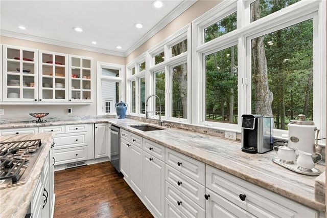 565 Old Lathemtown Road, Canton, GA 30115