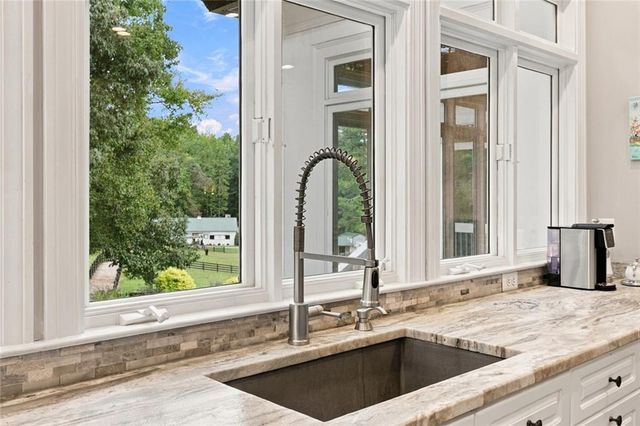 565 Old Lathemtown Road, Canton, GA 30115