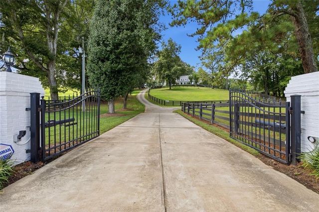 565 Old Lathemtown Road, Canton, GA 30115