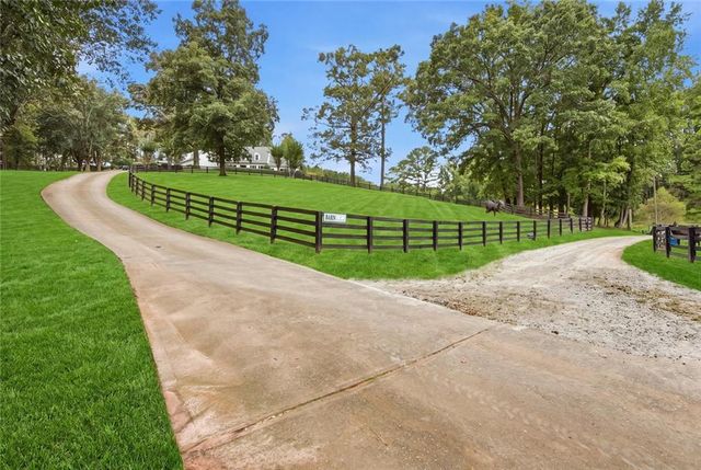 565 Old Lathemtown Road, Canton, GA 30115