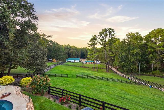 565 Old Lathemtown Road, Canton, GA 30115