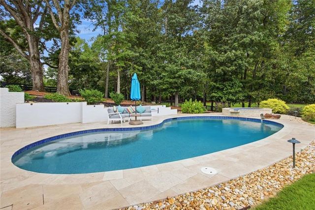 565 Old Lathemtown Road, Canton, GA 30115