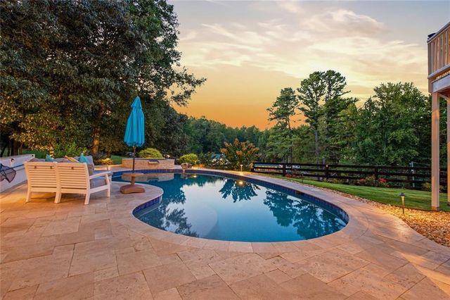565 Old Lathemtown Road, Canton, GA 30115