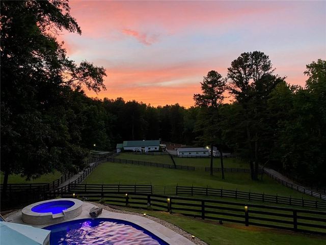 565 Old Lathemtown Road, Canton, GA 30115