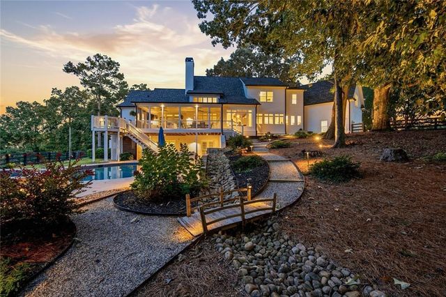 565 Old Lathemtown Road, Canton, GA 30115