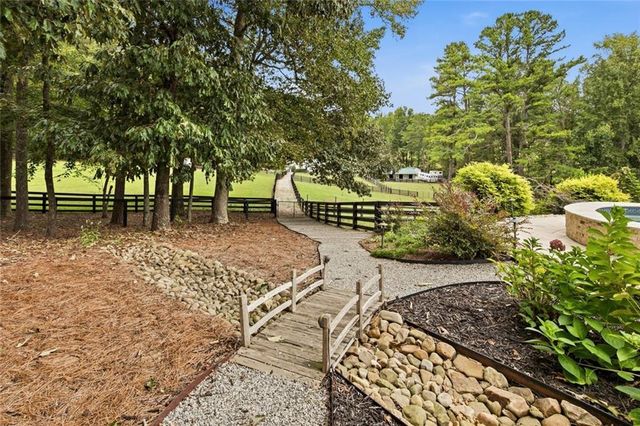 565 Old Lathemtown Road, Canton, GA 30115