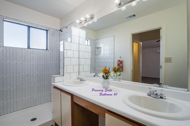 4577 Rockaway Loop NE, Rio Rancho, NM 87124