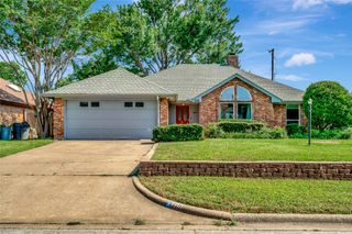 710 Oak Lane, Grapevine, TX 76051