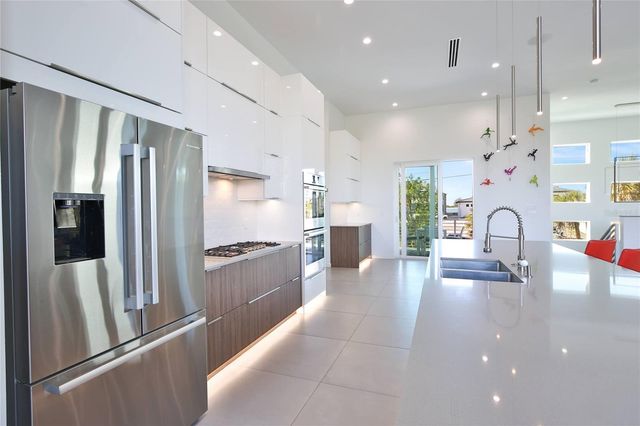 3939 HIGEL AVENUE, Sarasota, FL 34242
