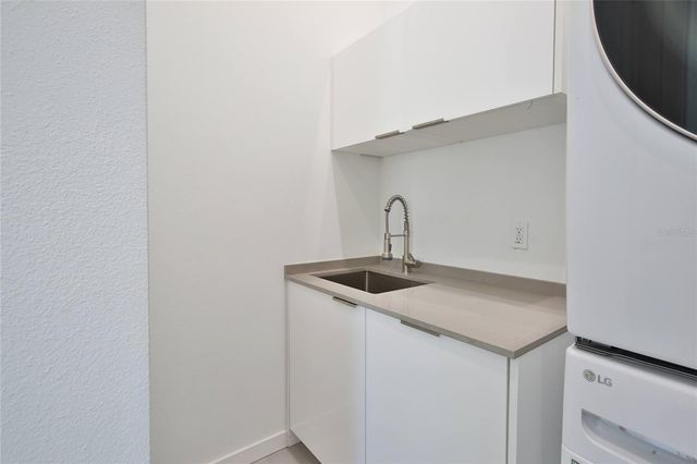 3939 HIGEL AVENUE, Sarasota, FL 34242