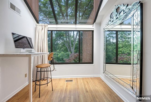 12 Kira Lane, Englewood, NJ 07631