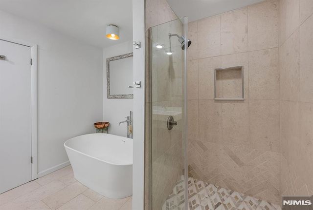 12 Kira Lane, Englewood, NJ 07631