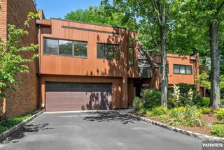 12 Kira Lane, Englewood, NJ 07631