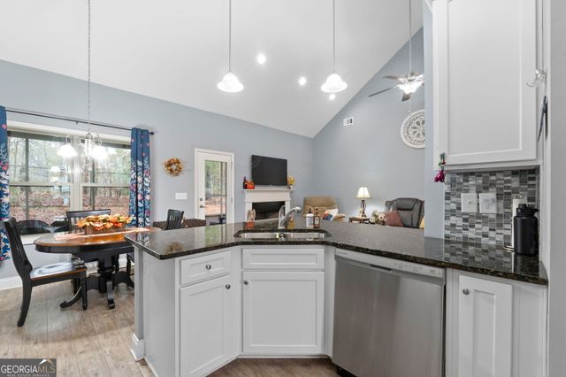 110 Coulter Woods Drive, Locust Grove, GA 30248