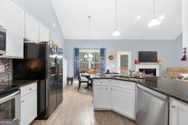 110 Coulter Woods Drive, Locust Grove, GA 30248