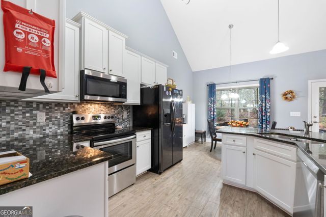 110 Coulter Woods Drive, Locust Grove, GA 30248