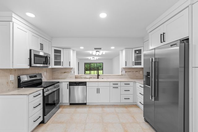 9644 SILLS E 103, Boynton Beach, FL 33437