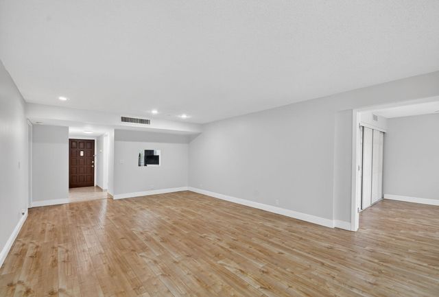 4080 Tivoli Court E 206, Lake Worth, FL 33467