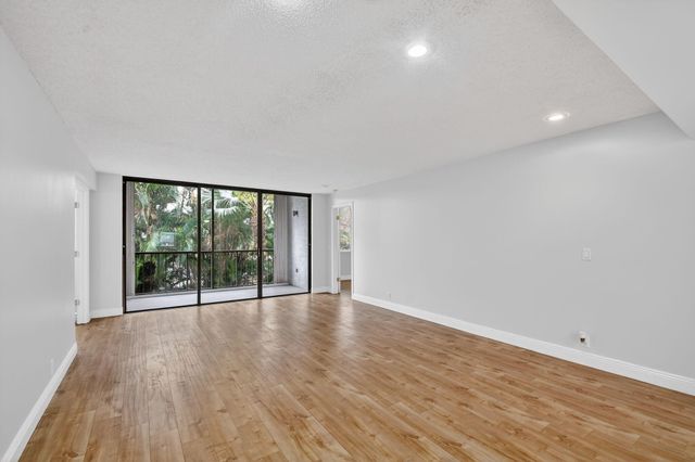 4080 Tivoli Court E 206, Lake Worth, FL 33467