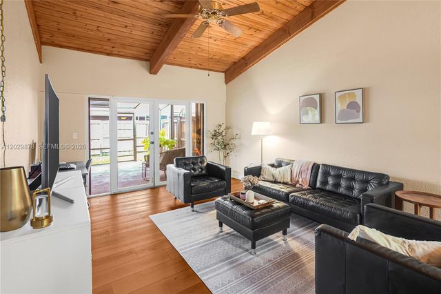 2321 Pine Needle Court, Pembroke Pines, FL 33026