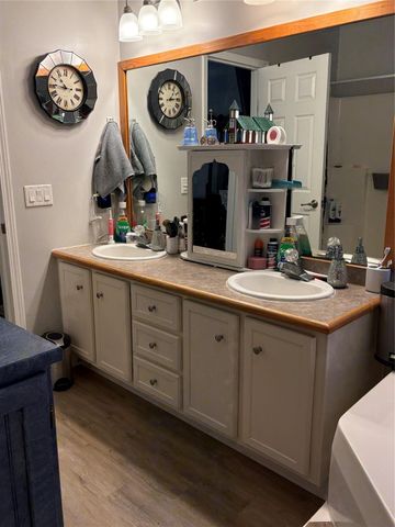 6700 W Tx-220-Loop Loop W, La Grange, TX 78963