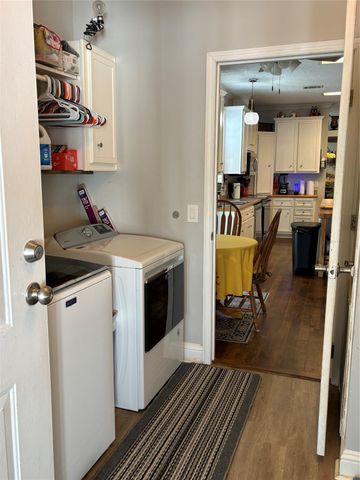 6700 W Tx-220-Loop Loop W, La Grange, TX 78963