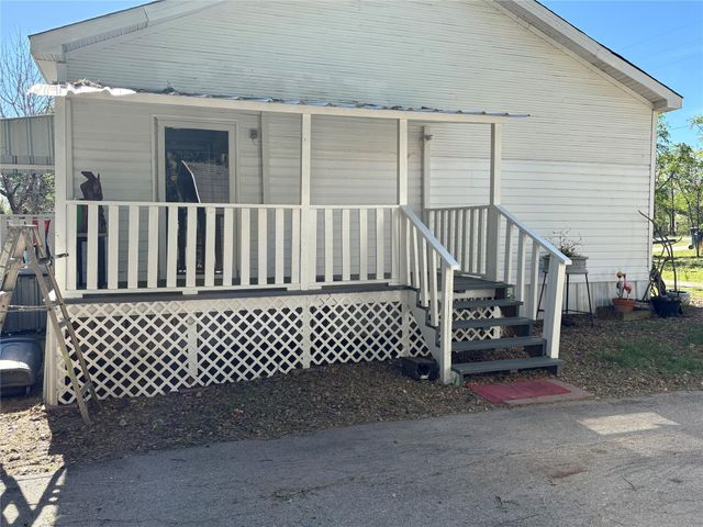 6700 W Tx-220-Loop Loop W, La Grange, TX 78963