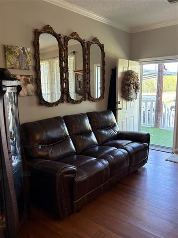 6700 W Tx-220-Loop Loop W, La Grange, TX 78963