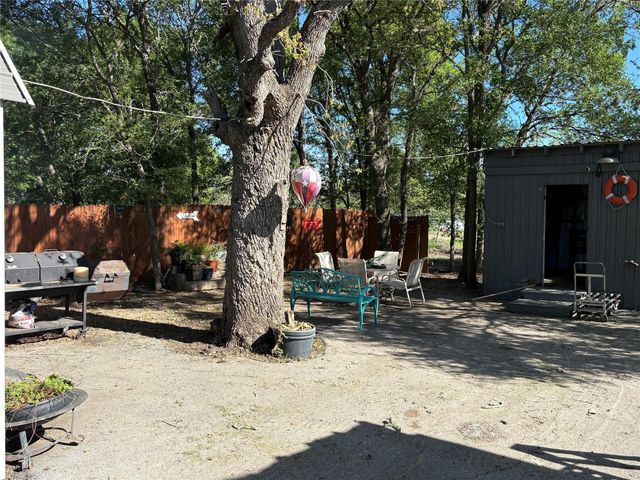 6700 W Tx-220-Loop Loop W, La Grange, TX 78963