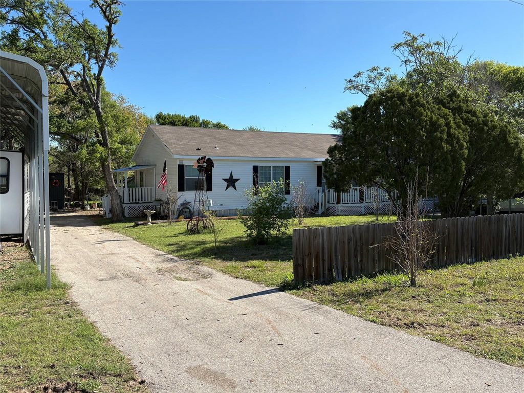 6700 W Tx-220-Loop Loop W, La Grange, TX 78963