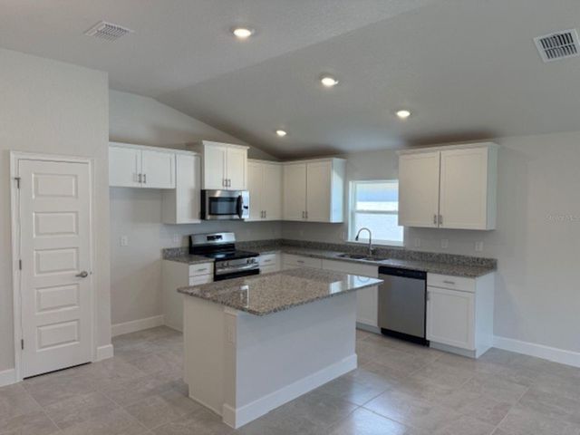 2150 NW 23RD LOOP, Ocala, FL 34475