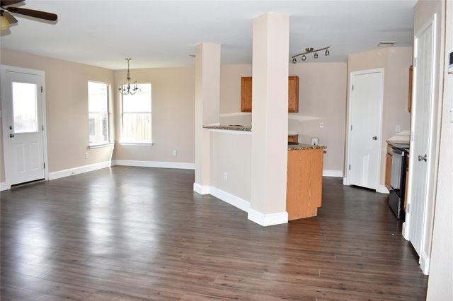 804 Lavaca LOOP, Elgin, TX 78621