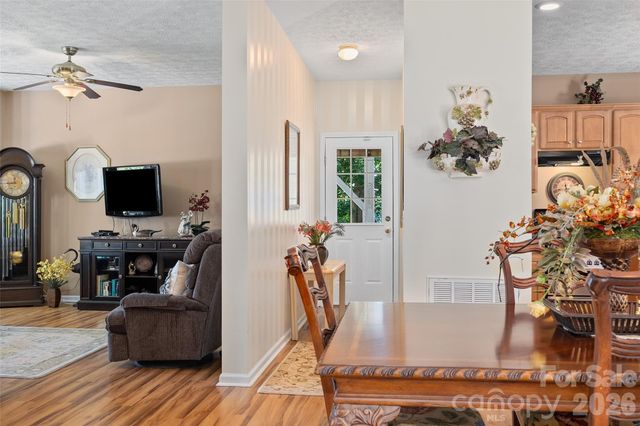 637 April Park, Waynesville, NC 28786