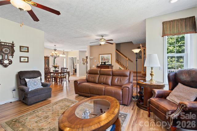 637 April Park, Waynesville, NC 28786