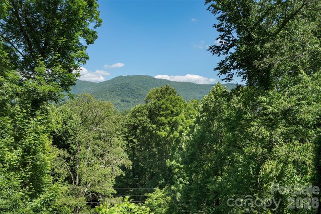 637 April Park, Waynesville, NC 28786