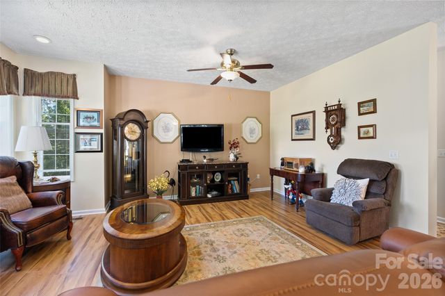 637 April Park, Waynesville, NC 28786