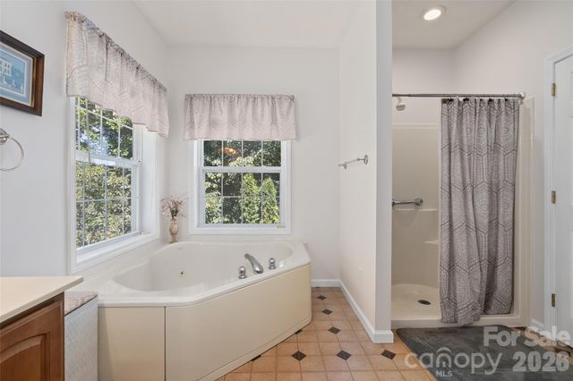 637 April Park, Waynesville, NC 28786