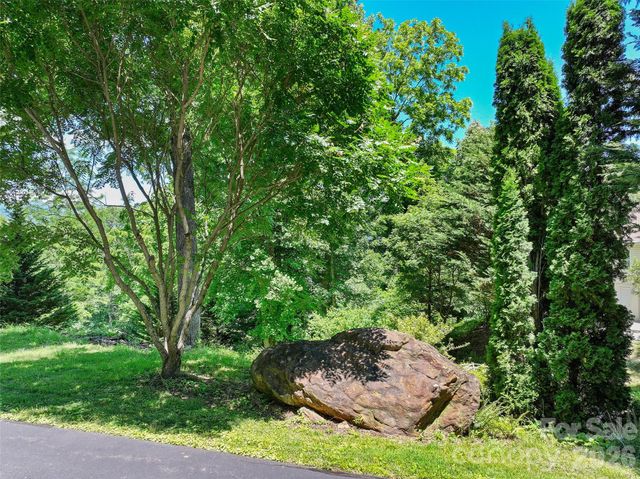 637 April Park, Waynesville, NC 28786
