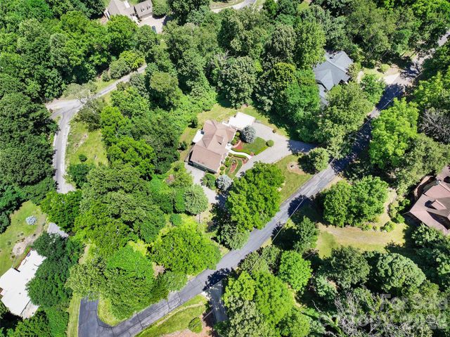 637 April Park, Waynesville, NC 28786