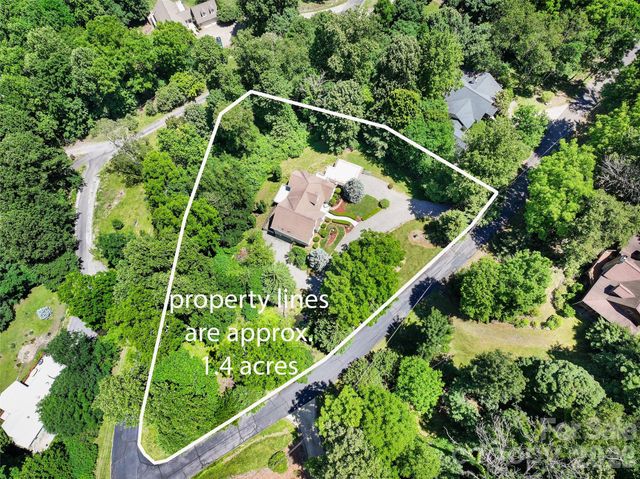 637 April Park, Waynesville, NC 28786
