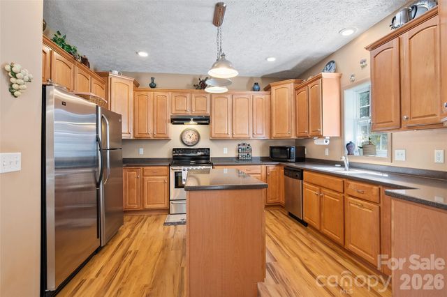 637 April Park, Waynesville, NC 28786