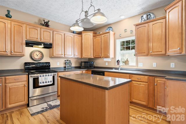 637 April Park, Waynesville, NC 28786