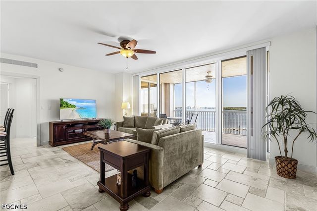 2090 W First ST 1009, Fort Myers, FL 33901
