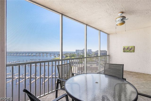 2090 W First ST 1009, Fort Myers, FL 33901