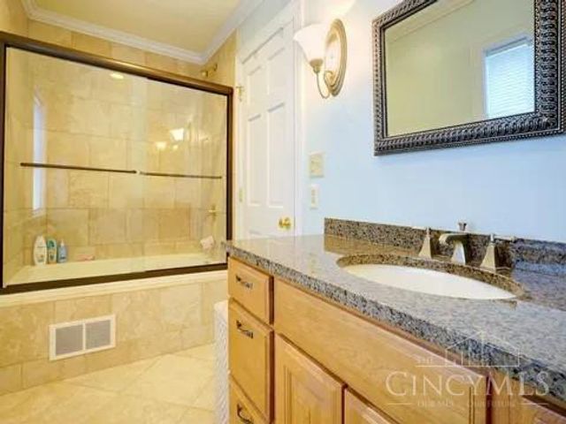 715 Brooks Avenue, Wyoming, OH 45215