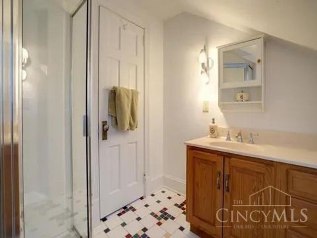 715 Brooks Avenue, Wyoming, OH 45215