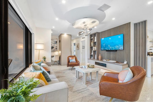 4875 NE 18th Avenue, Oakland Park, FL 33334