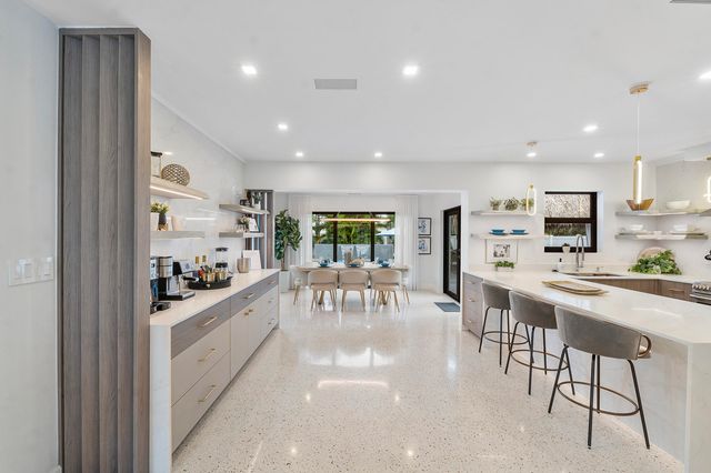 4875 NE 18th Avenue, Oakland Park, FL 33334