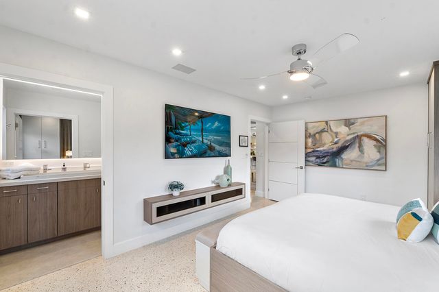 4875 NE 18th Avenue, Oakland Park, FL 33334