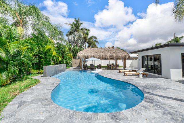 4875 NE 18th Avenue, Oakland Park, FL 33334